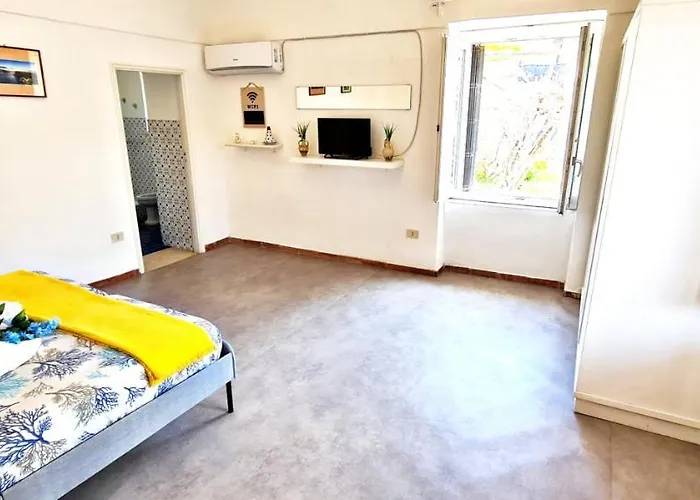 Luna Caprese Bed and Breakfast 3*