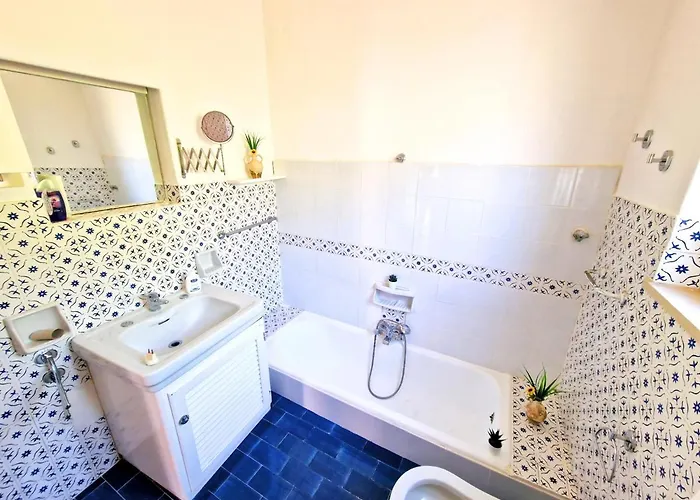 Luna Caprese Ανακάπρι